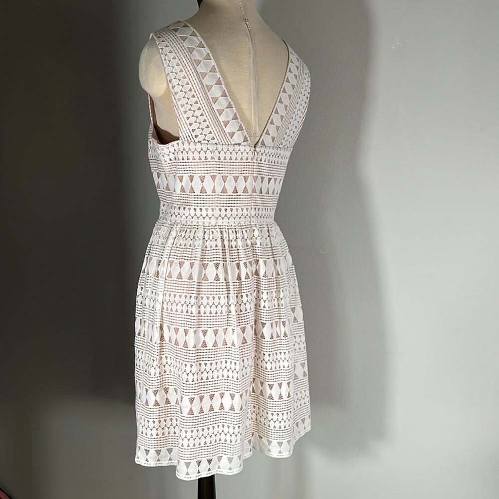 BCBG MAXAZARIA Dress Sz 4 - Picture 5 of 7
